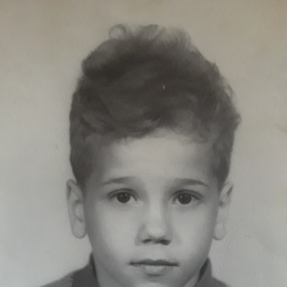 Meet your Posher, Andrew - Picture 1 of 1